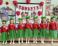 Весна в каждой улыбке: как мы поздравляли любимых мам и бабушек.